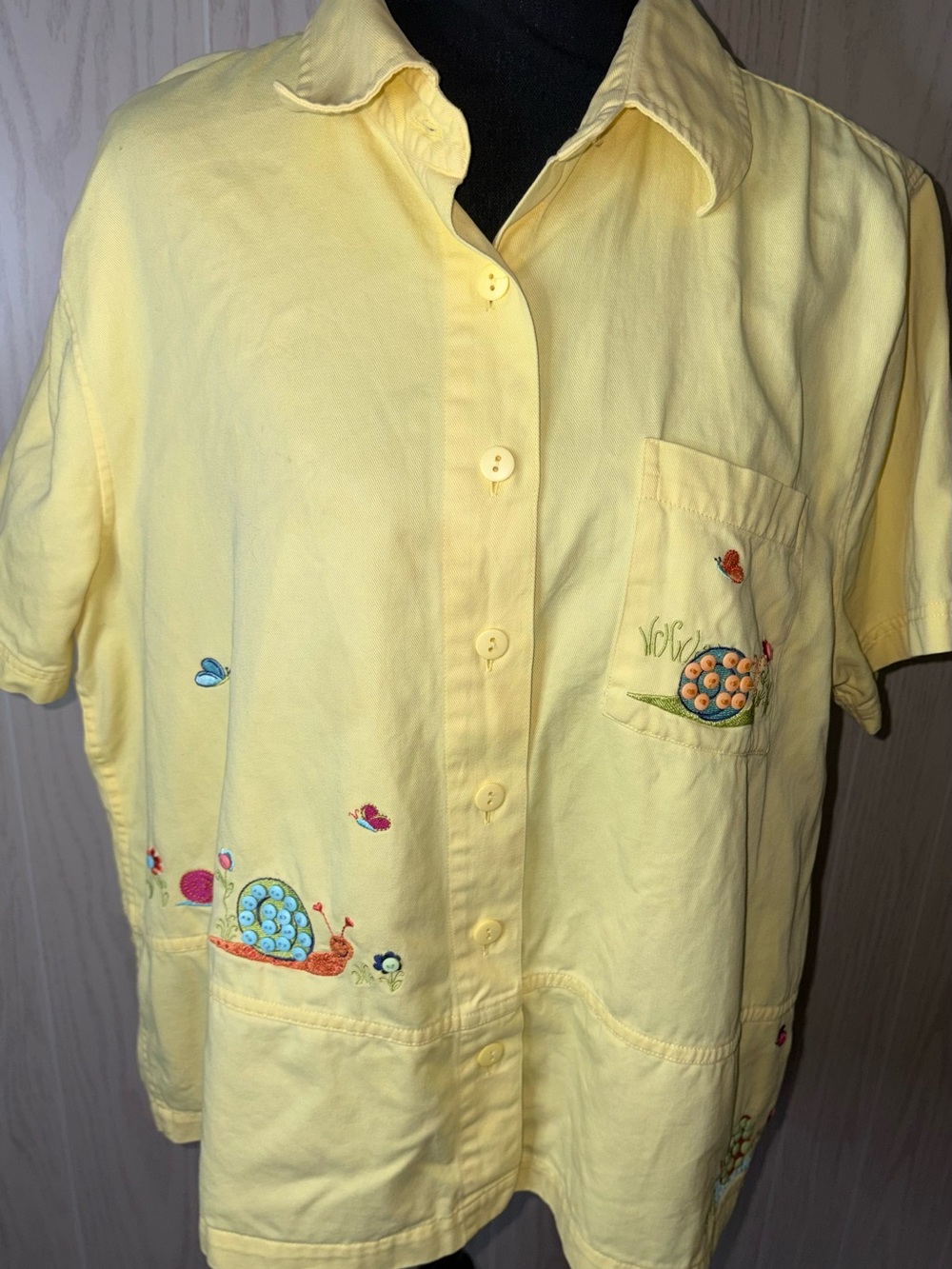 Vintage XL Yellow Snail Embroidered Button-Down Shirt with Snail Motif Cottage